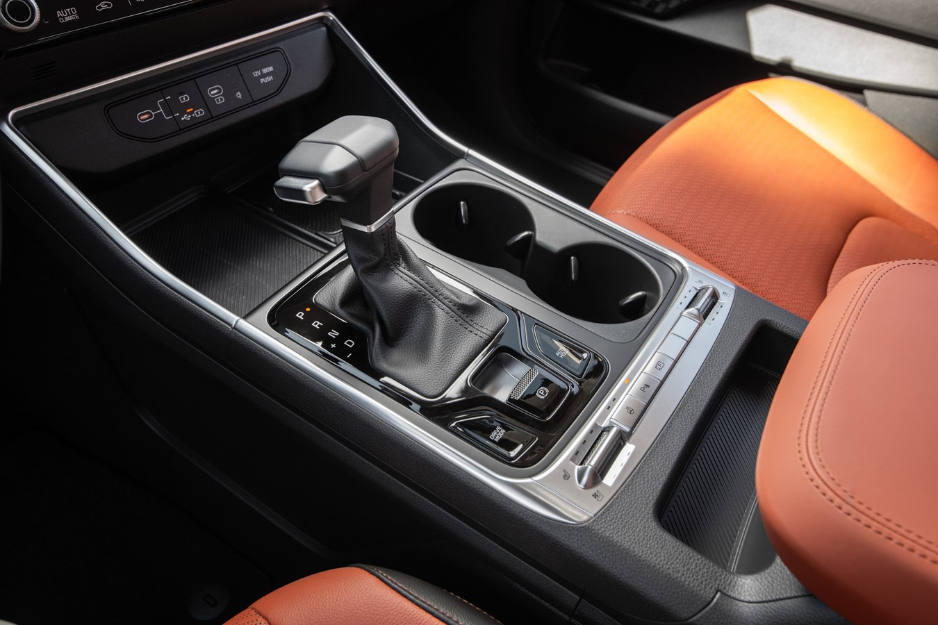 Second-row seating comfort in the 2025 Kia Carnival